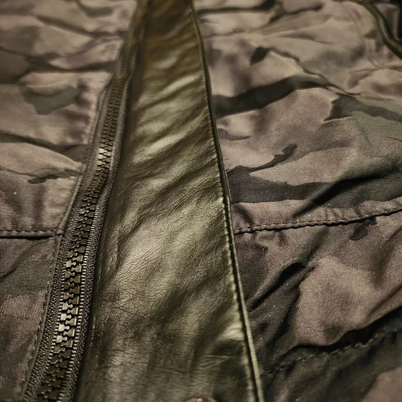 Vintage INC International Men's Black Camouflage Jacket - Picture 5 of 7